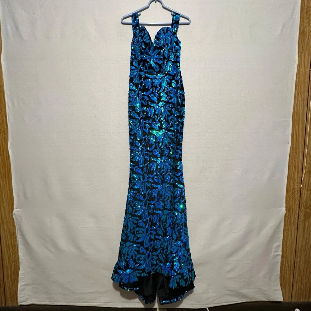 NWT Amelia Couture Sequin Print Off Shoulder Gown - size 6 - Picture 4 of 9